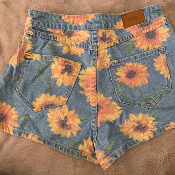 90s Jean Sunflower Skort UO BDG - Picture 2 of 8